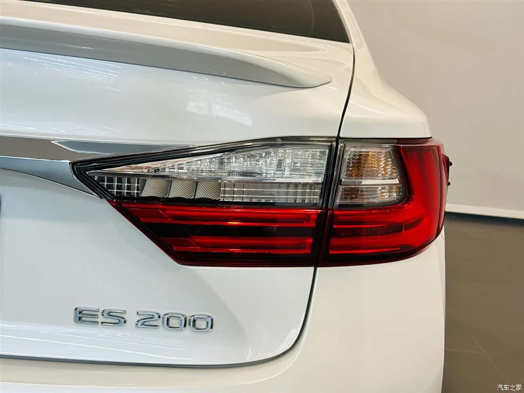 Lexus ES, 2018 16