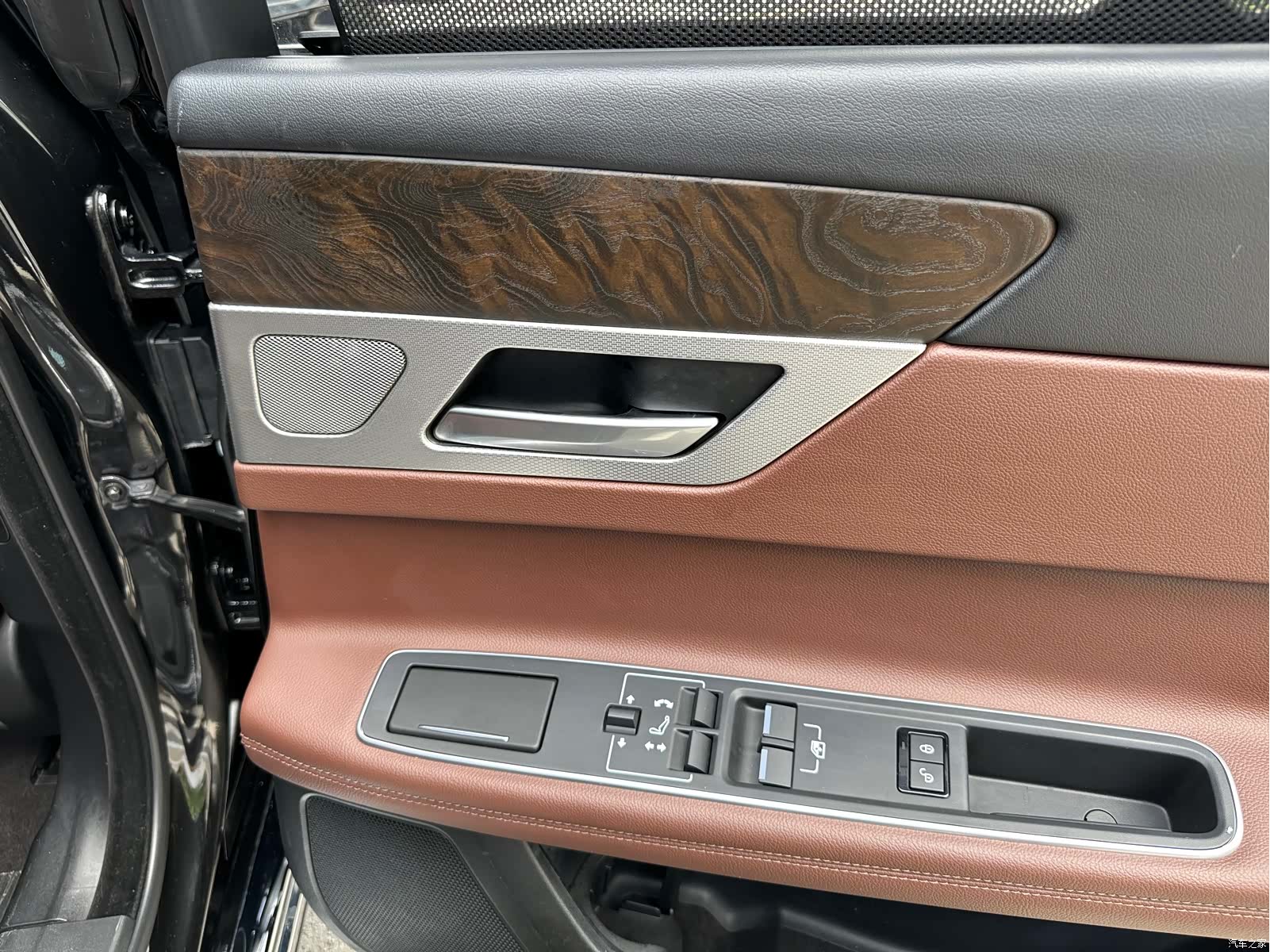 Land Rover XFL, 2018 27