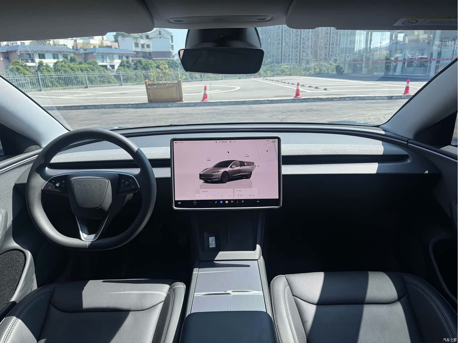 Tesla Model 3, 2025 8