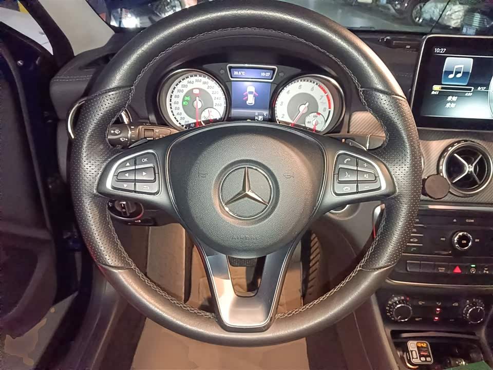 Mercedes-Benz GLA
