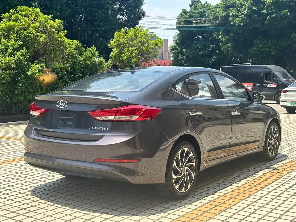 Hyundai Lead
