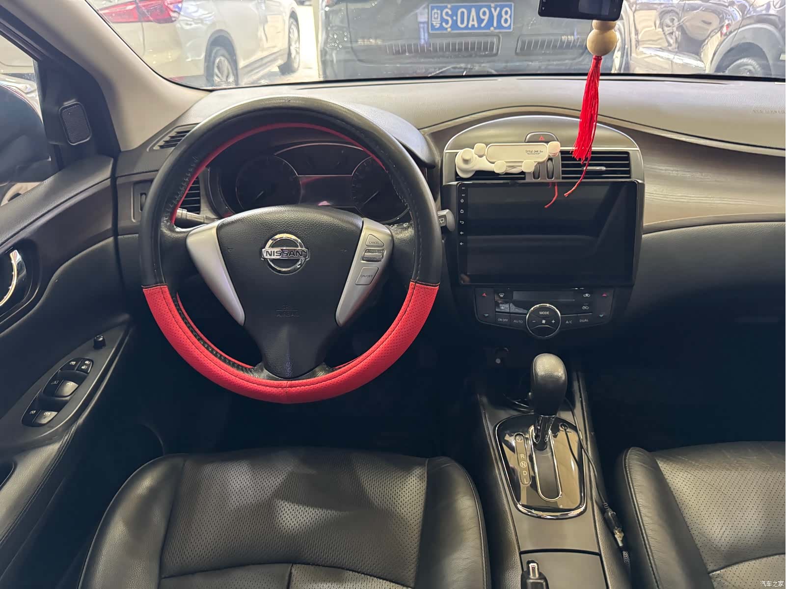 Nissan Tiida, 2012 все фото