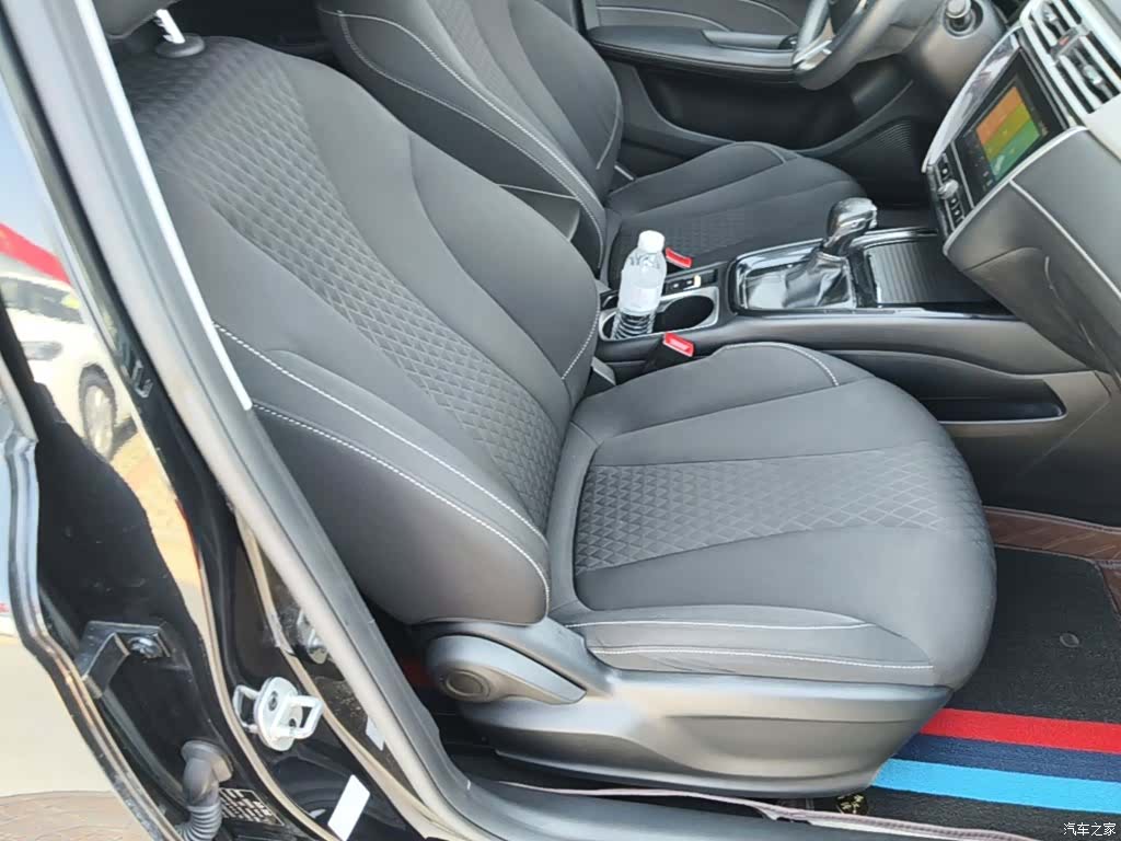 Roewe i5, 2021 25