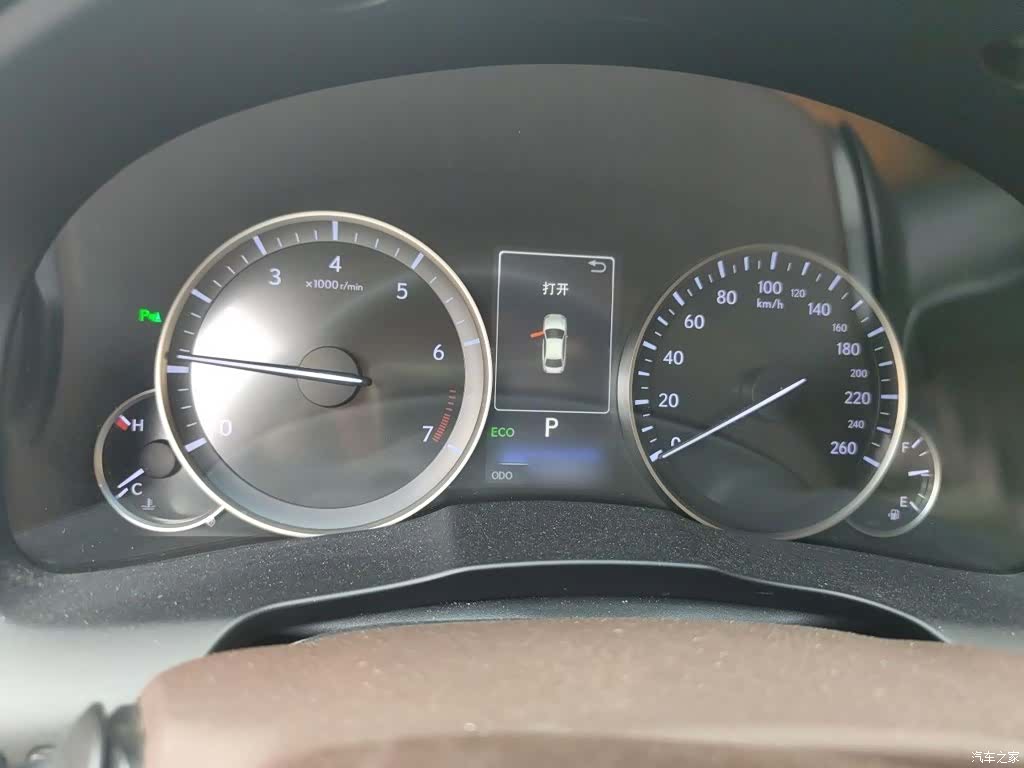 Lexus ES, 2017 4
