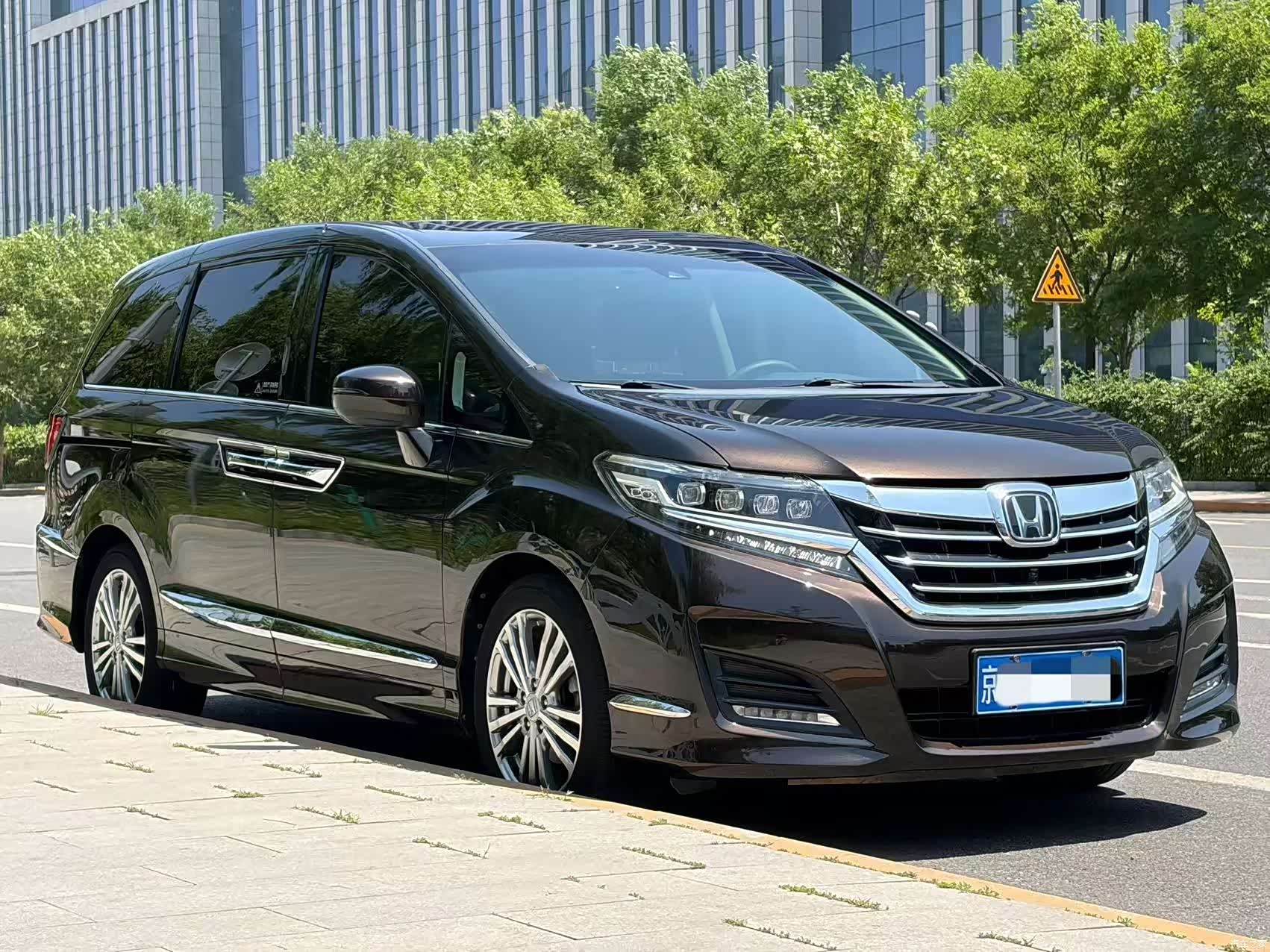 Honda Elysion, 2018 3