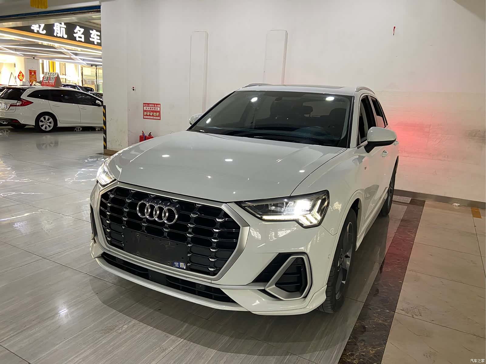 Audi Q3, 2023 1