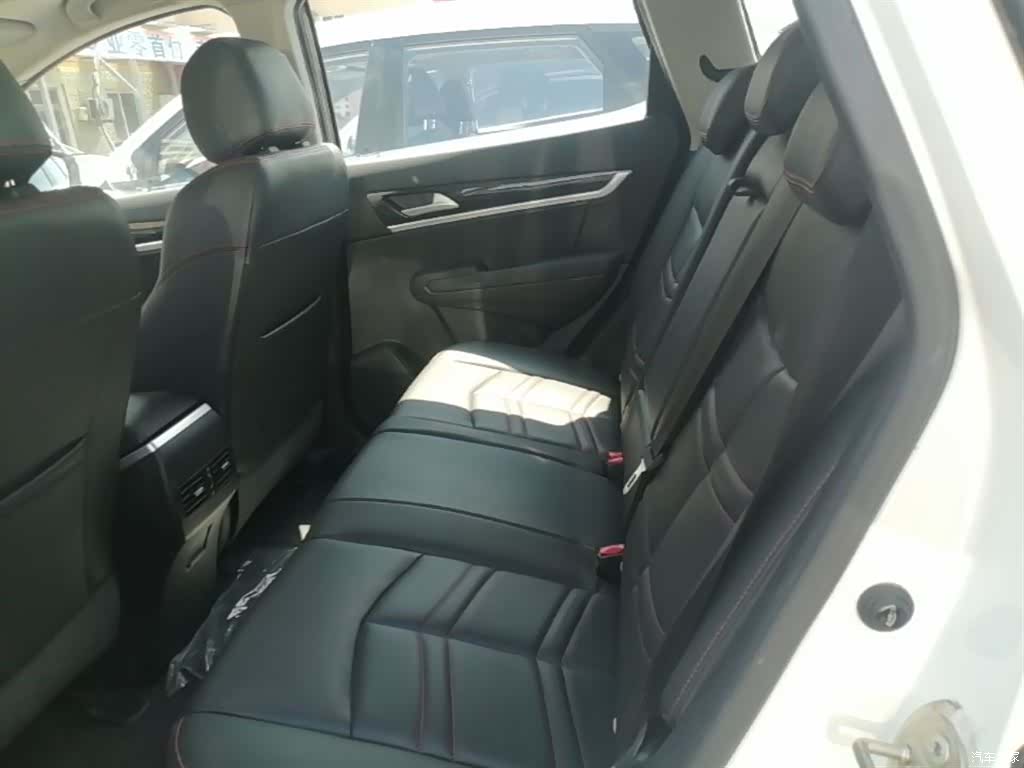 DongFeng AX7, 2016 17