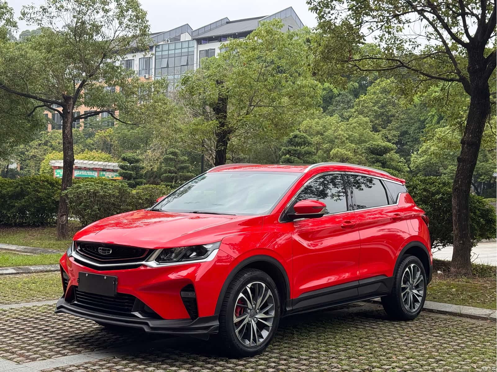 Geely Coolray, 2020 1