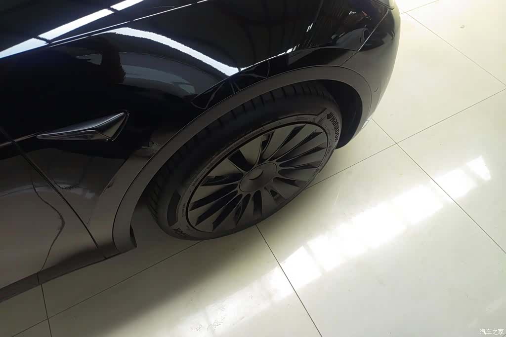 Tesla Model Y, 2022 6