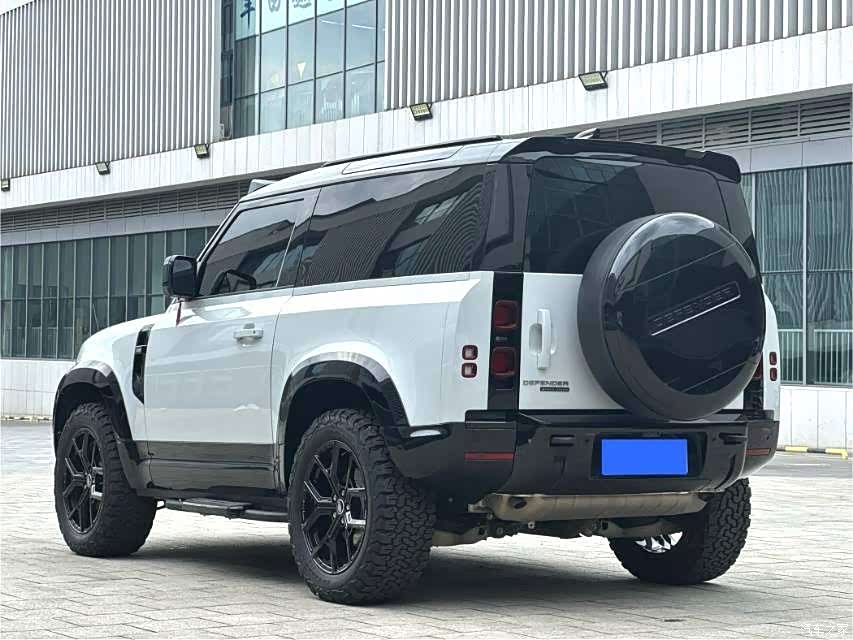 Land Rover Defender, 2022 11