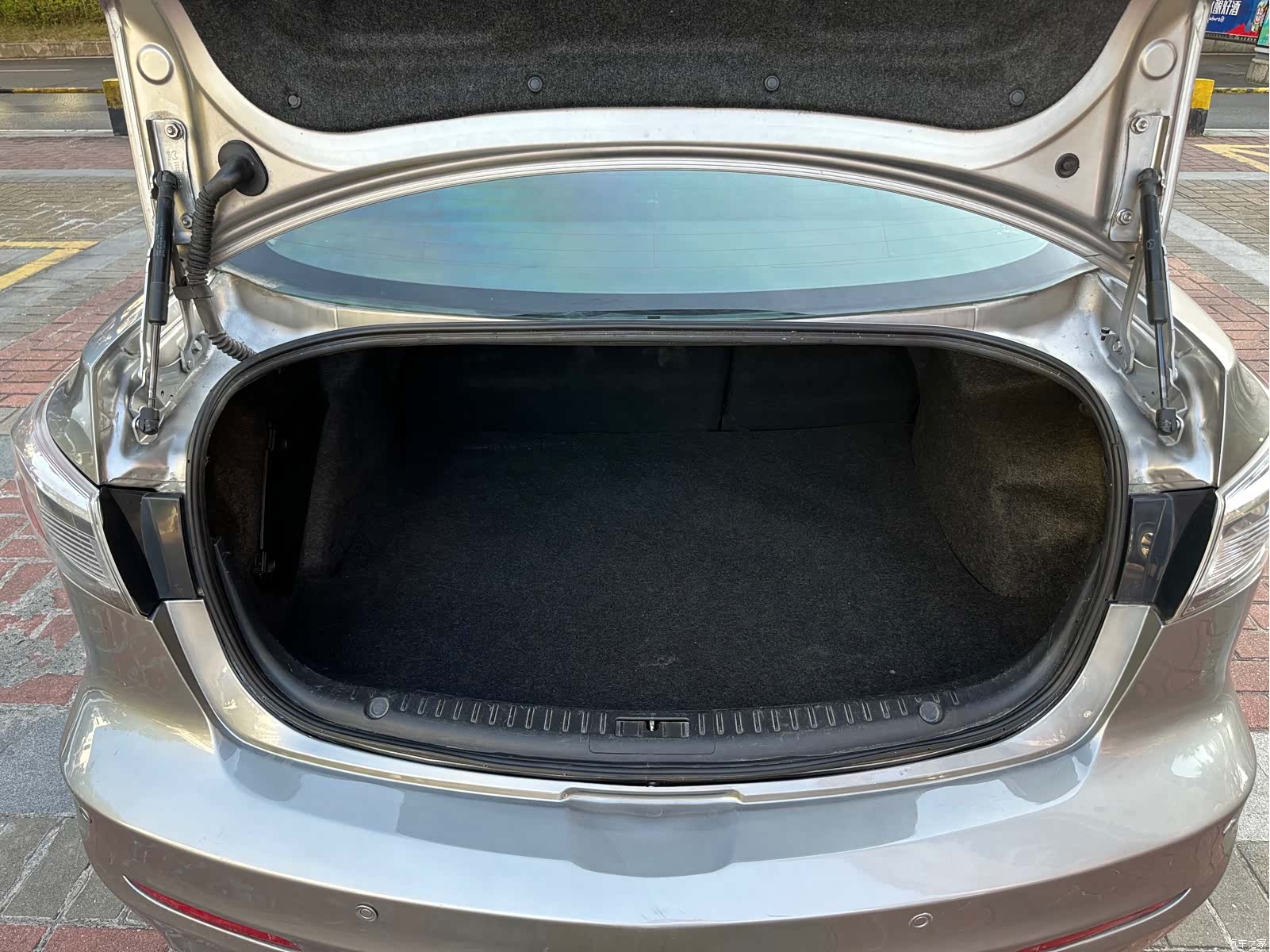 Mazda 3, 2011 12