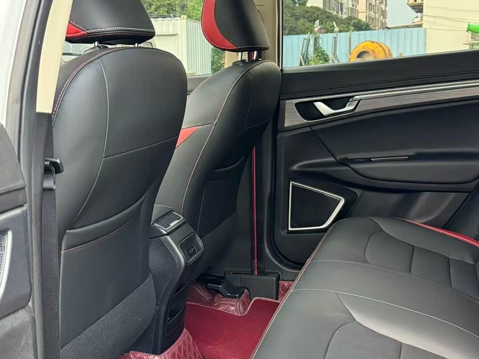 Geely Emgrand GS