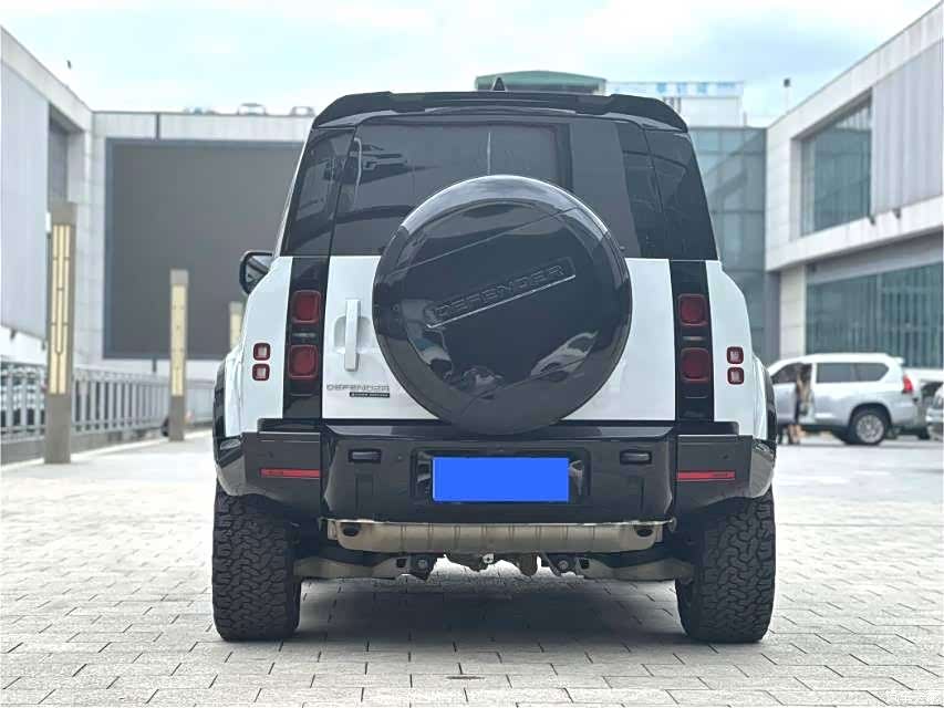 Land Rover Defender, 2022 13