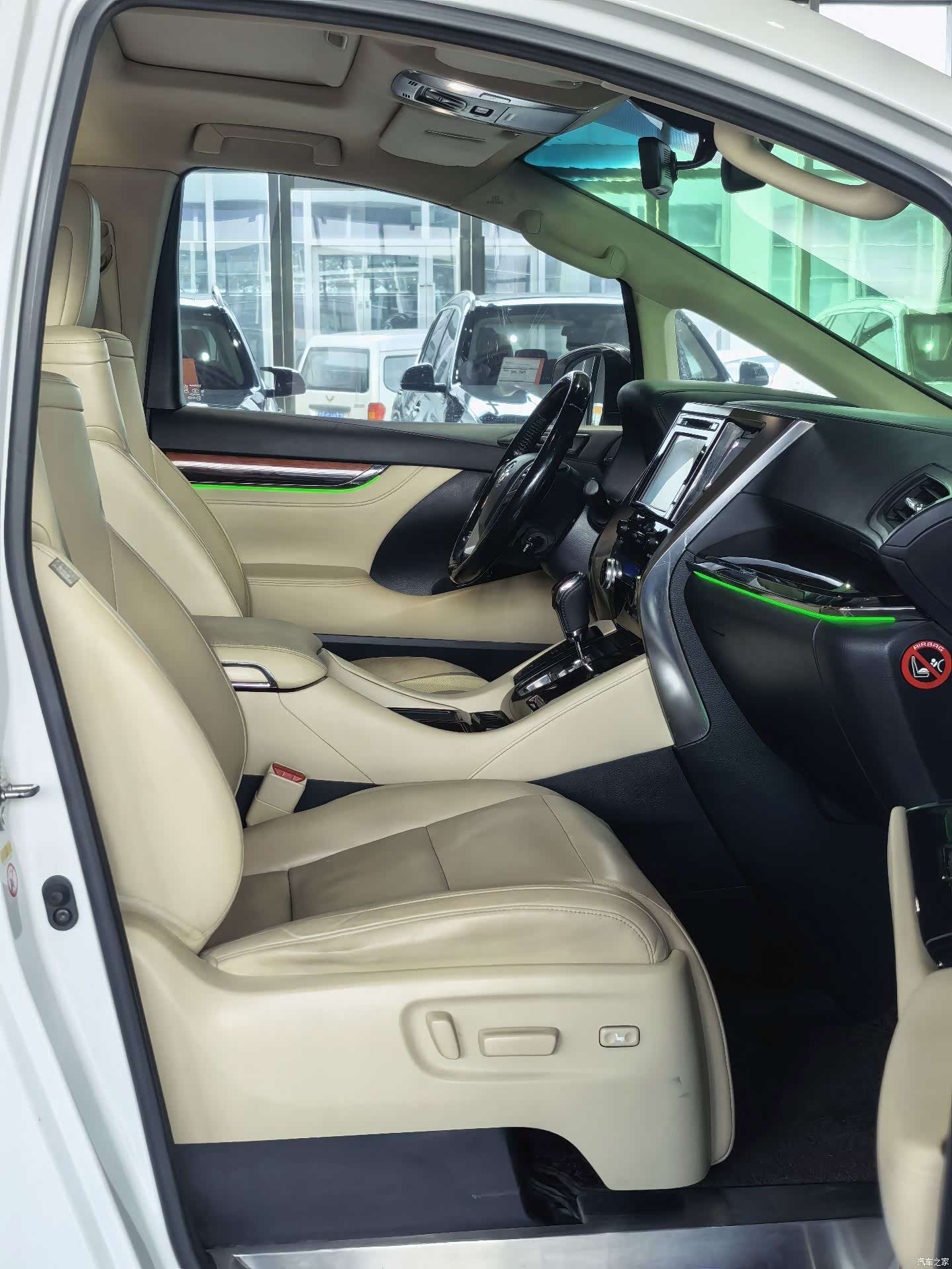 Toyota Alphard, 2018 6