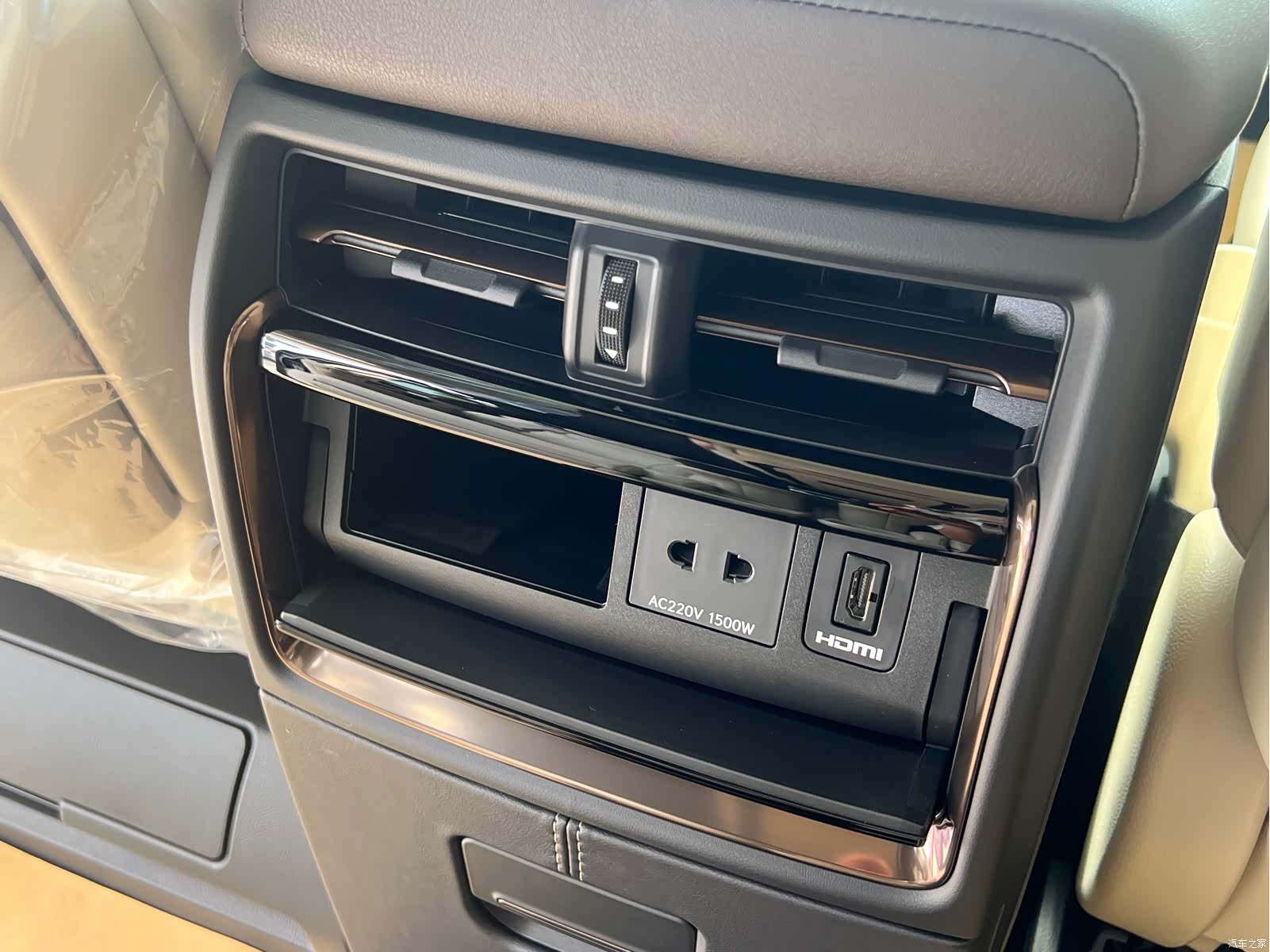 Toyota Alphard, 2024 17