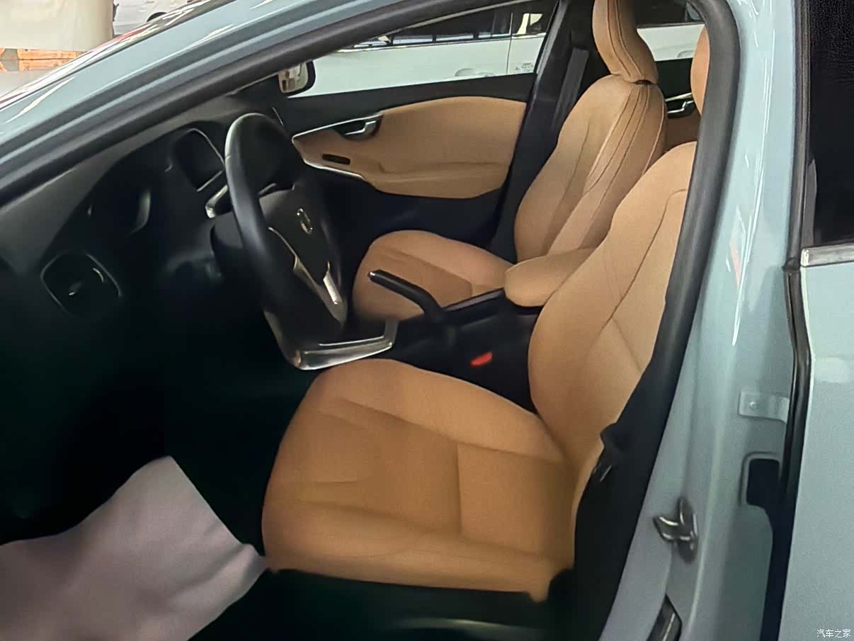 Volvo V40, 2017 9