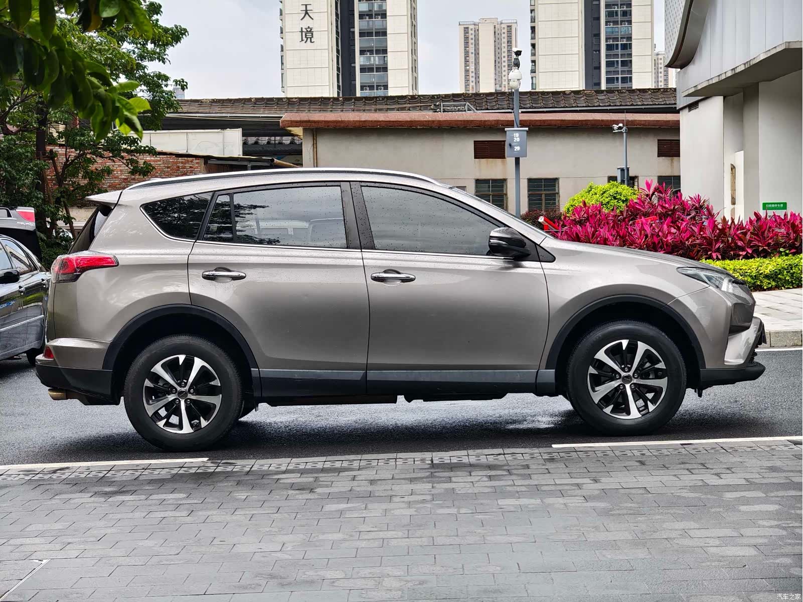 Toyota RAV4, 2018 9