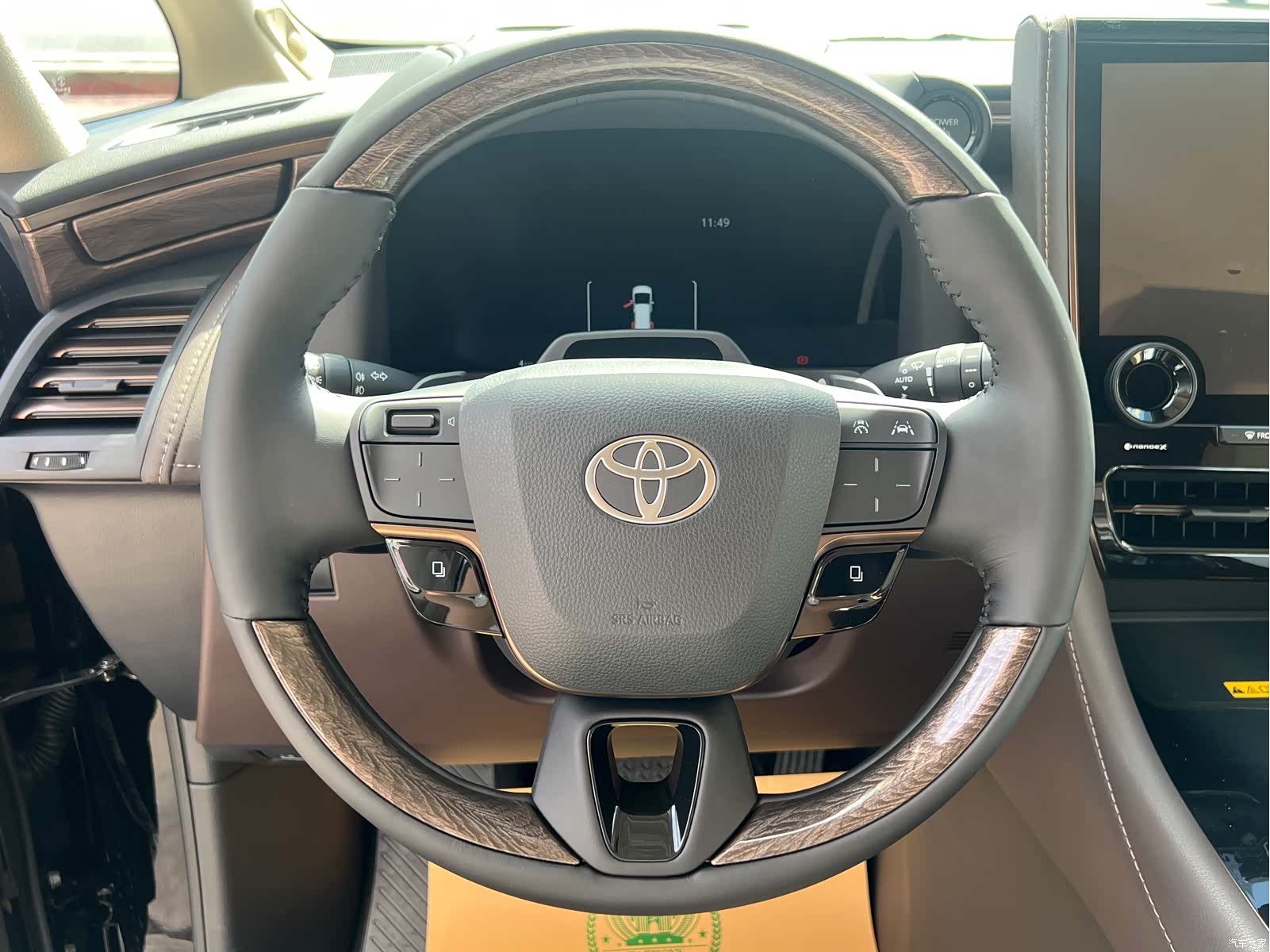 Toyota Alphard, 2024 8