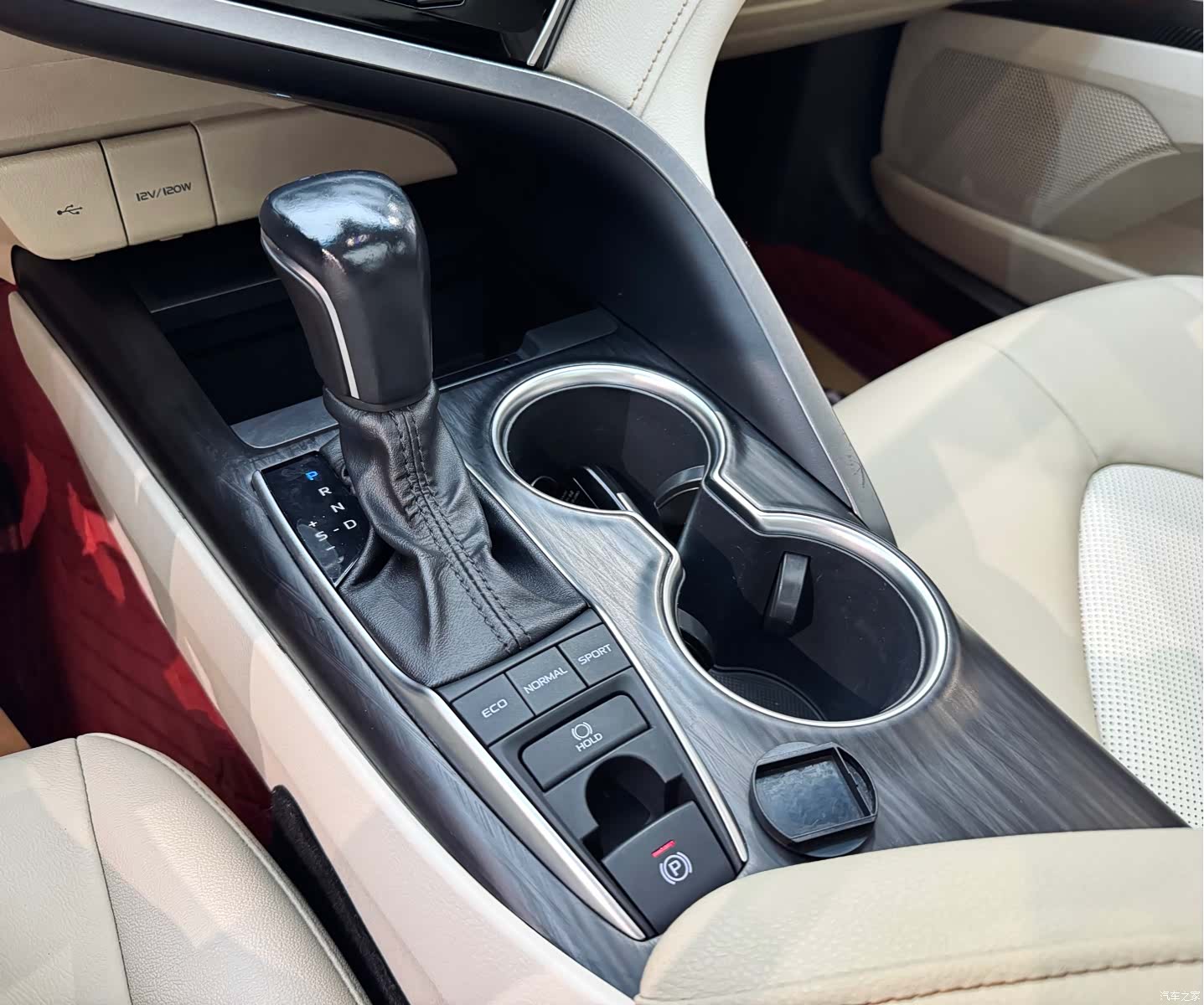 Toyota Camry, 2021 16