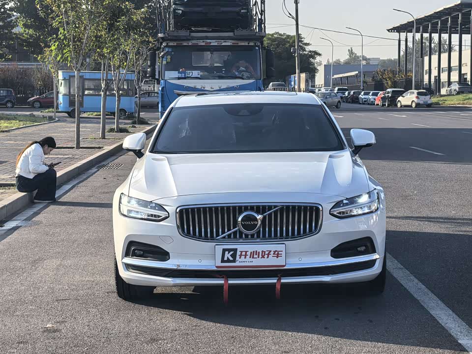 Volvo S90