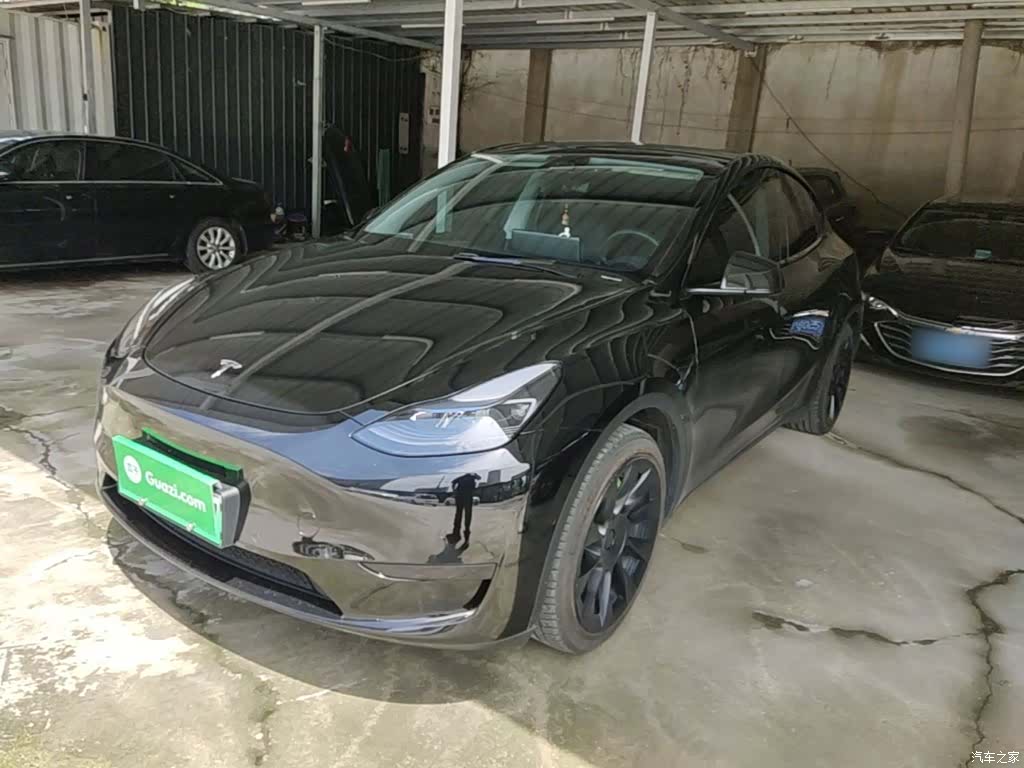 Tesla Model Y, 2023 2