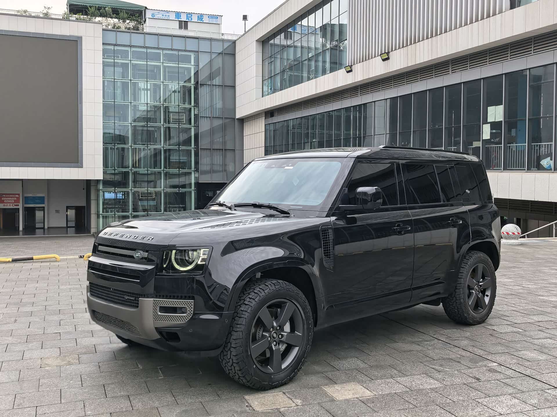 Land Rover Defender, 2022 1