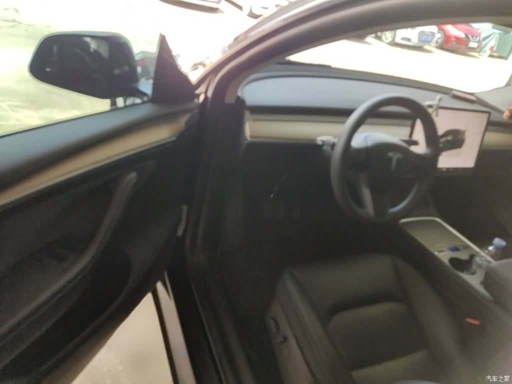 Tesla Model Y, 2023 12