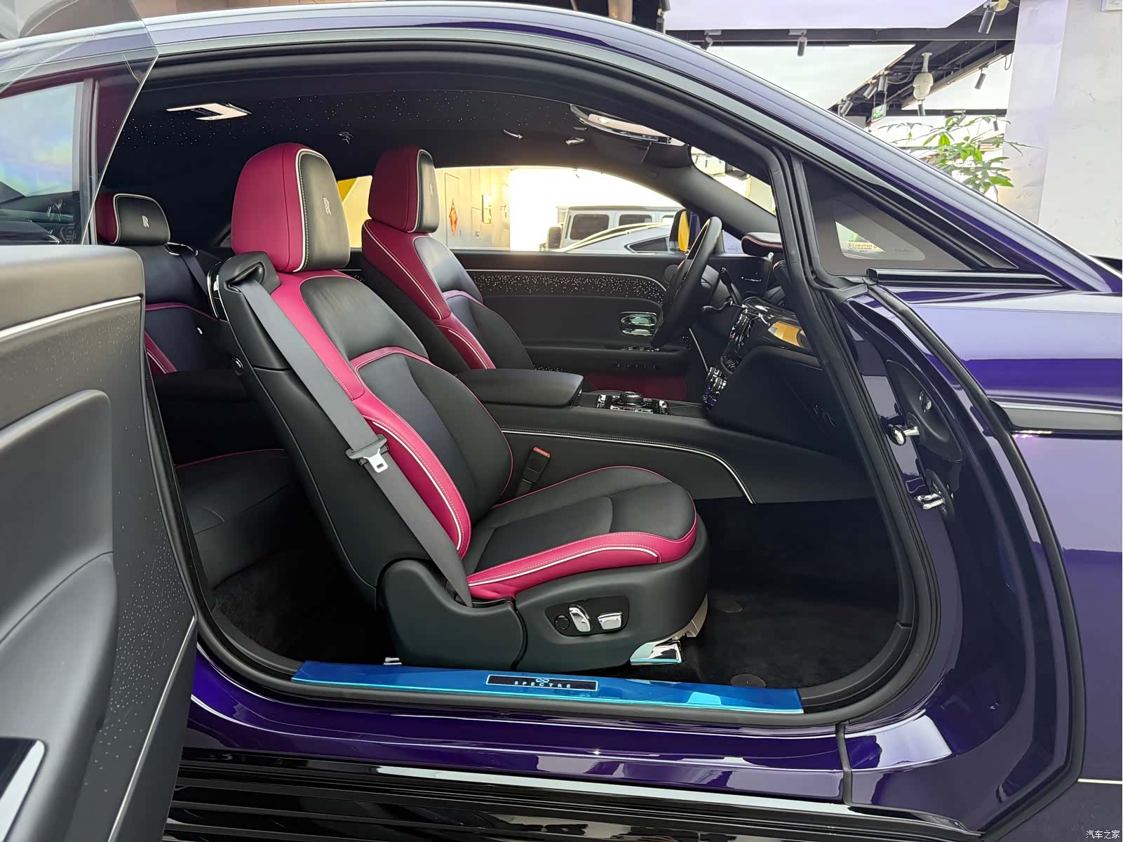 Rolls-Royce Spectre, 2025 10