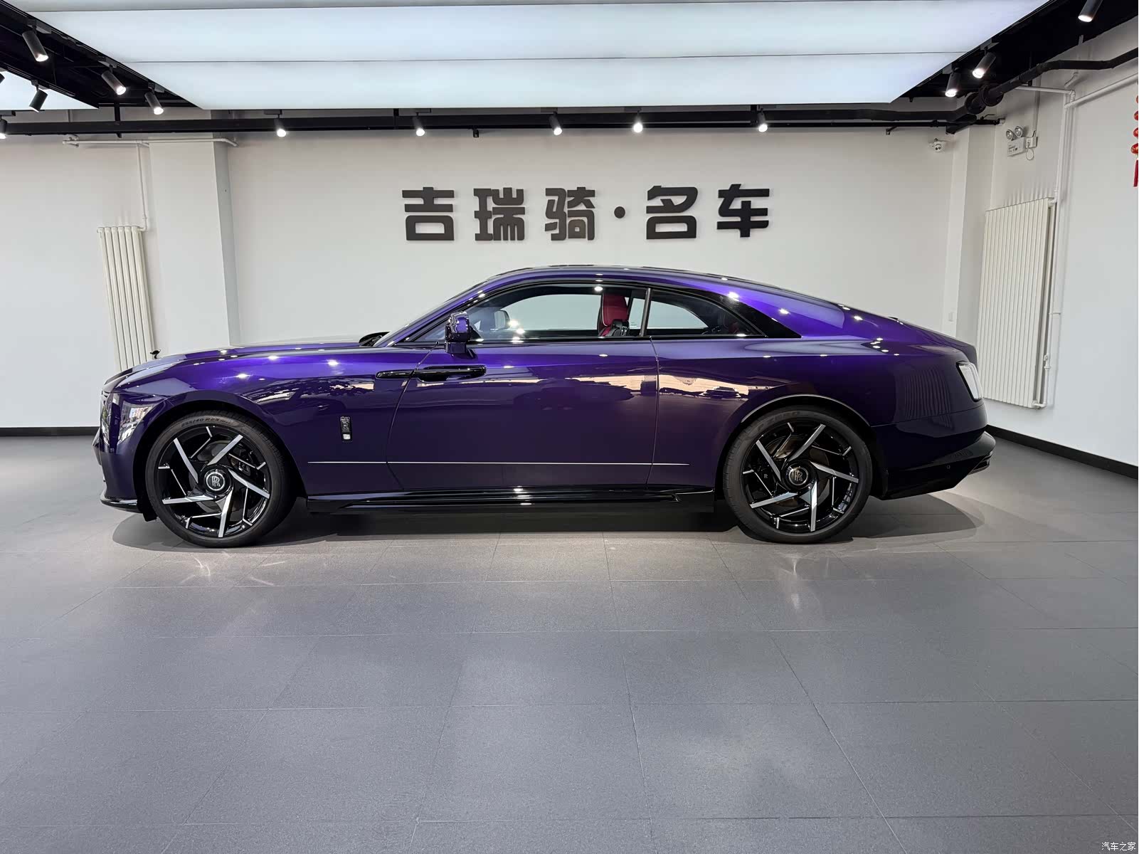 Rolls-Royce Spectre, 2025 7