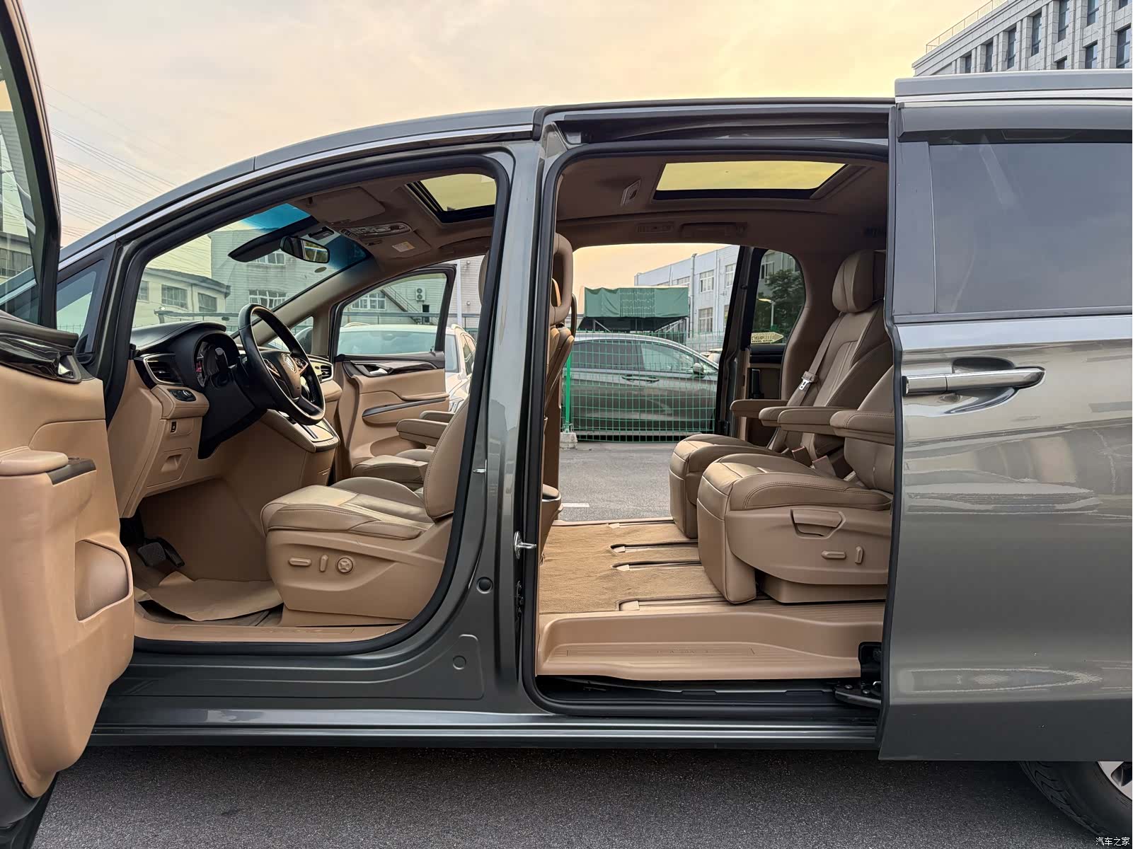 Buick GL8, 2017 14