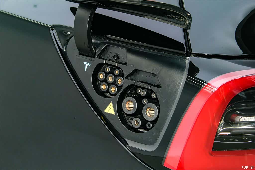 Tesla Model Y, 2024 13