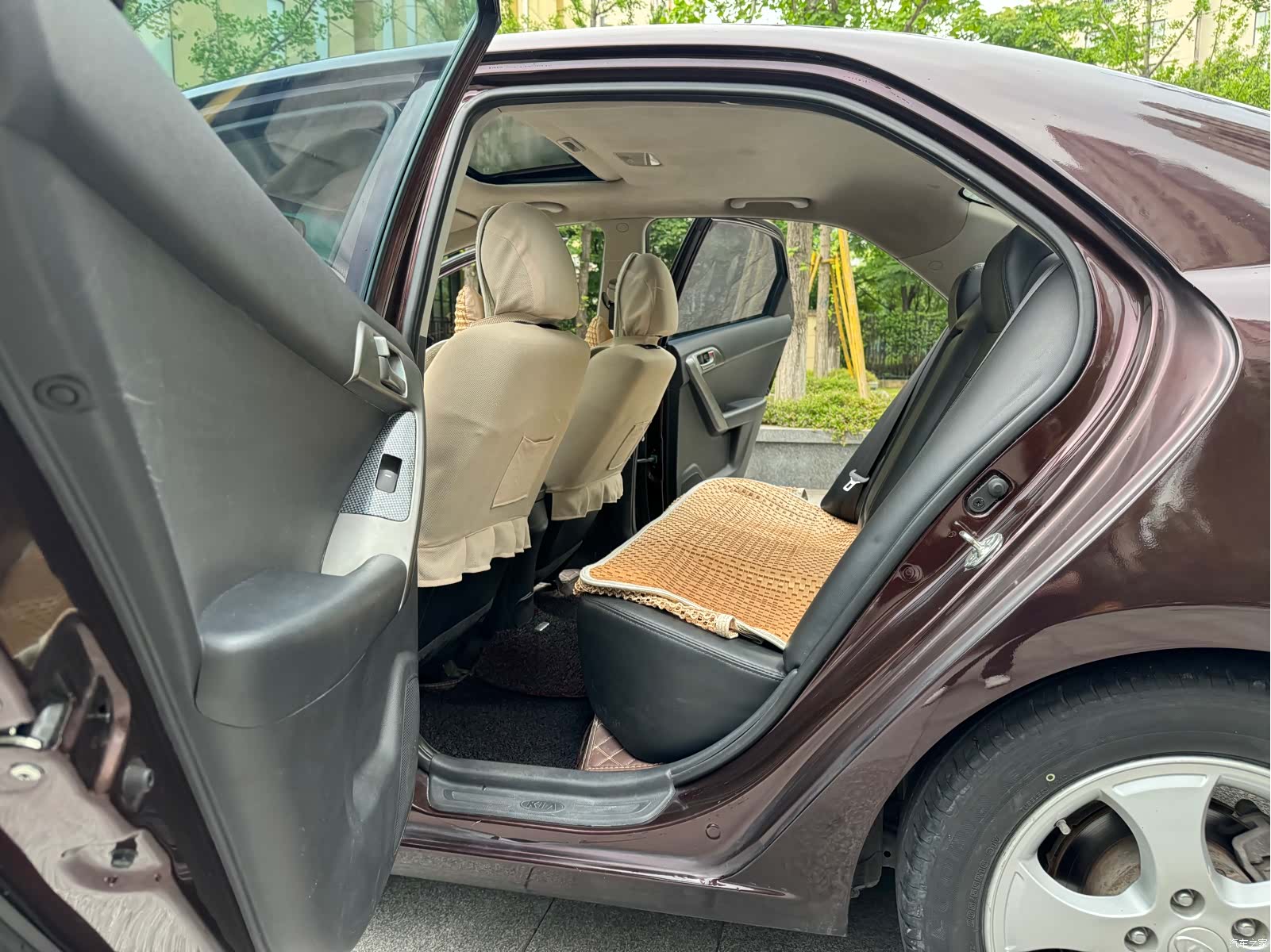 Kia GL, 2010 14