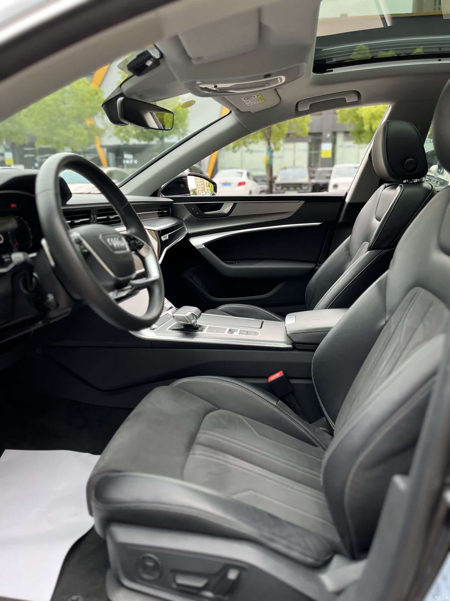Audi A7L, 2024 13
