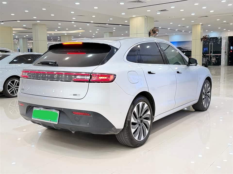 AITO Ask the world M5