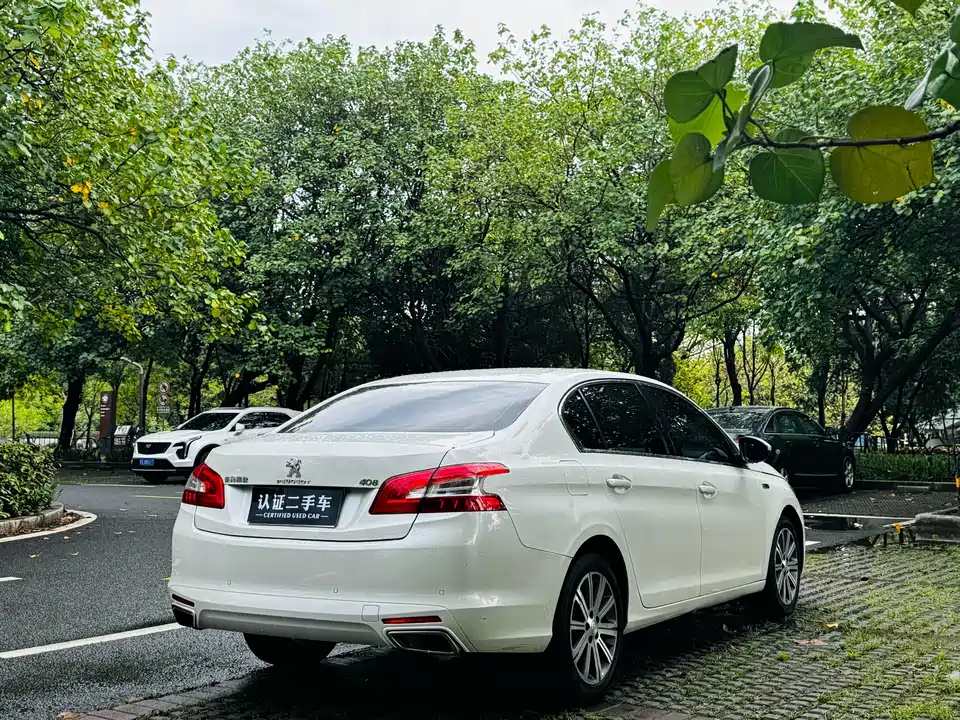 Peugeot 408