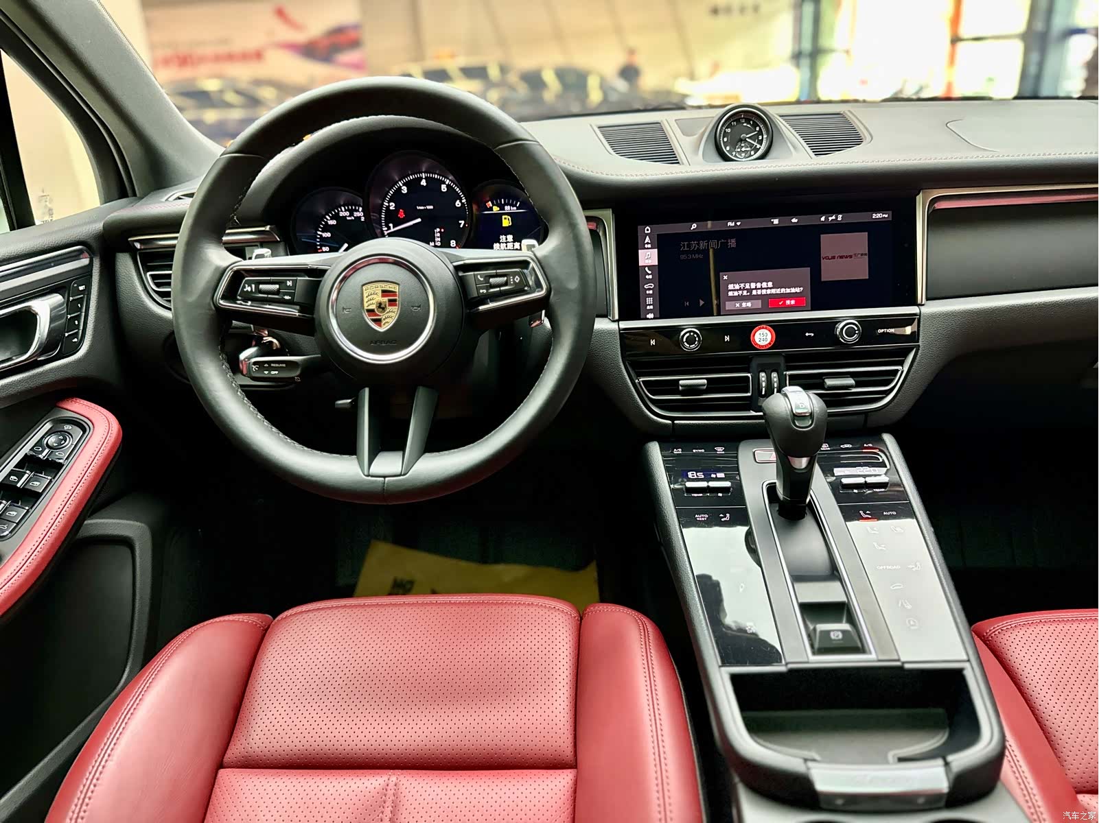 Porsche Macan, 2024 все фото