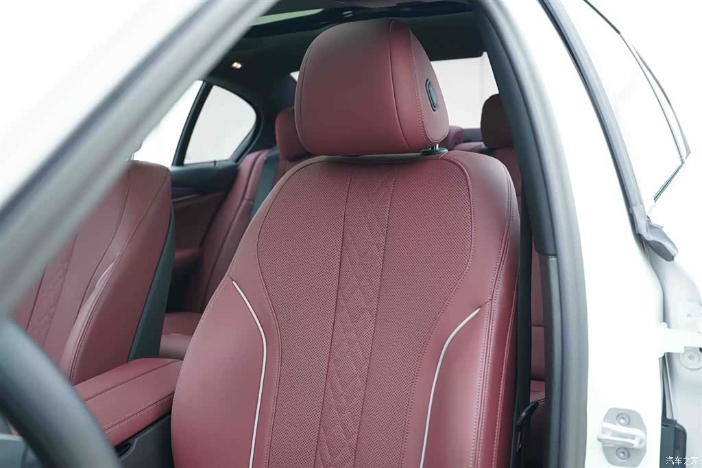 BMW 5 Series, 2024 14