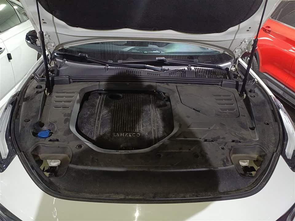 Lynk & Co 02
