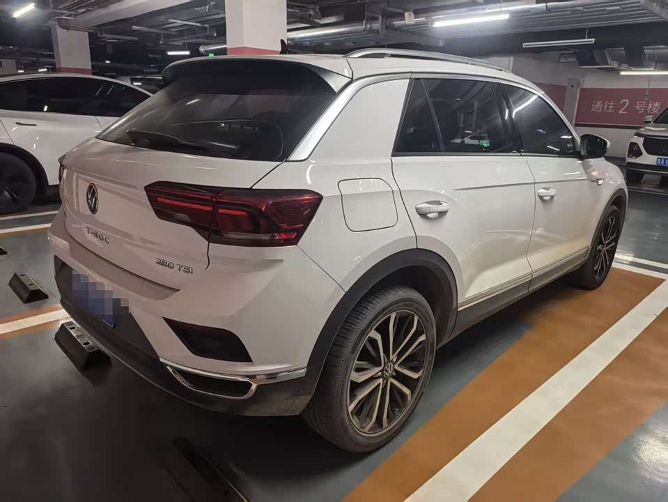 Volkswagen T-ROC exploring Songs