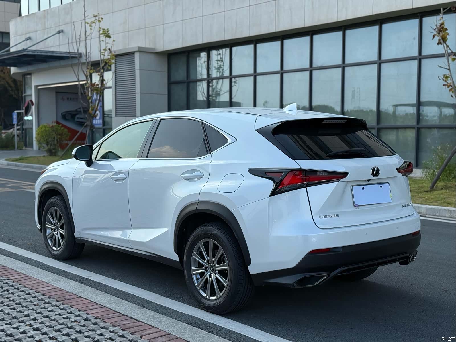 Lexus NX, 2018 9
