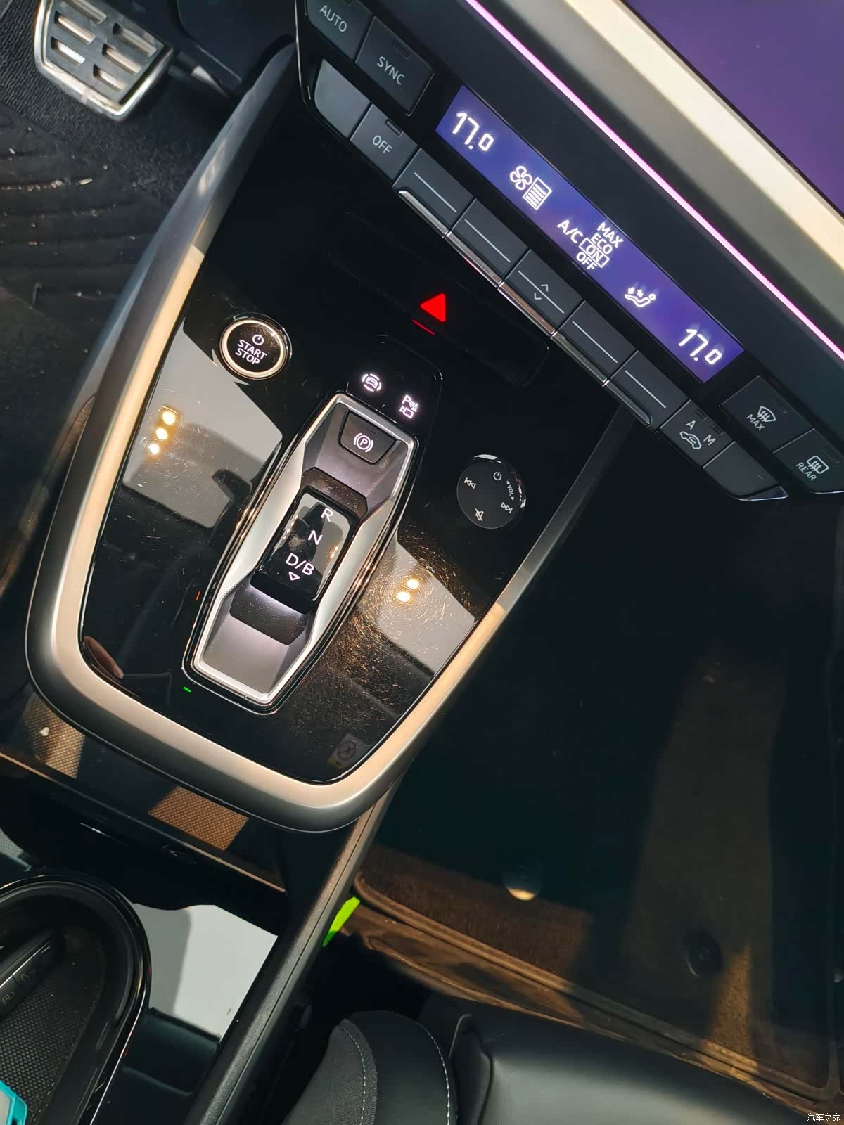 Audi Q4 e-tron, 2025 14