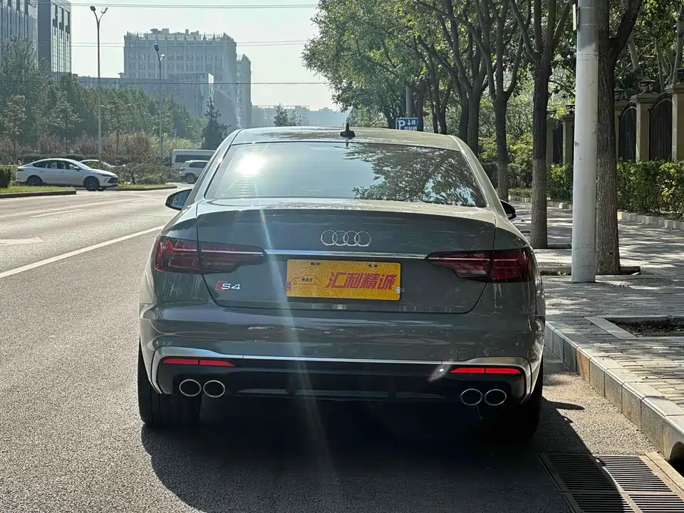 Audi S4
