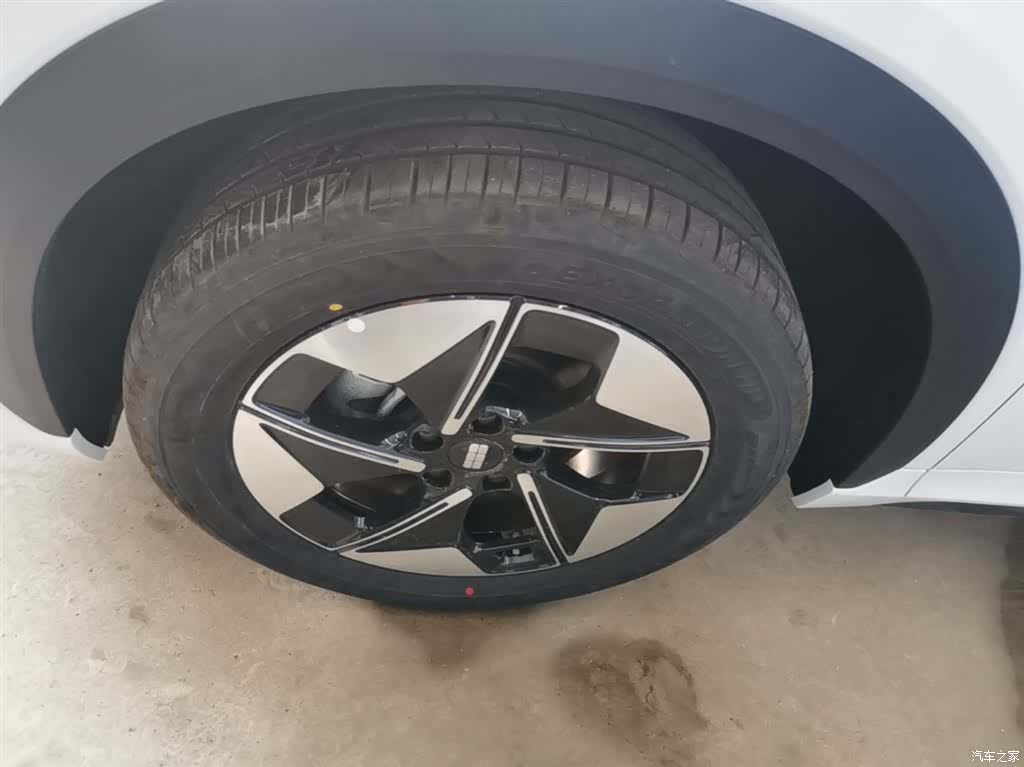 Geely Galaxy E5, 2026 23