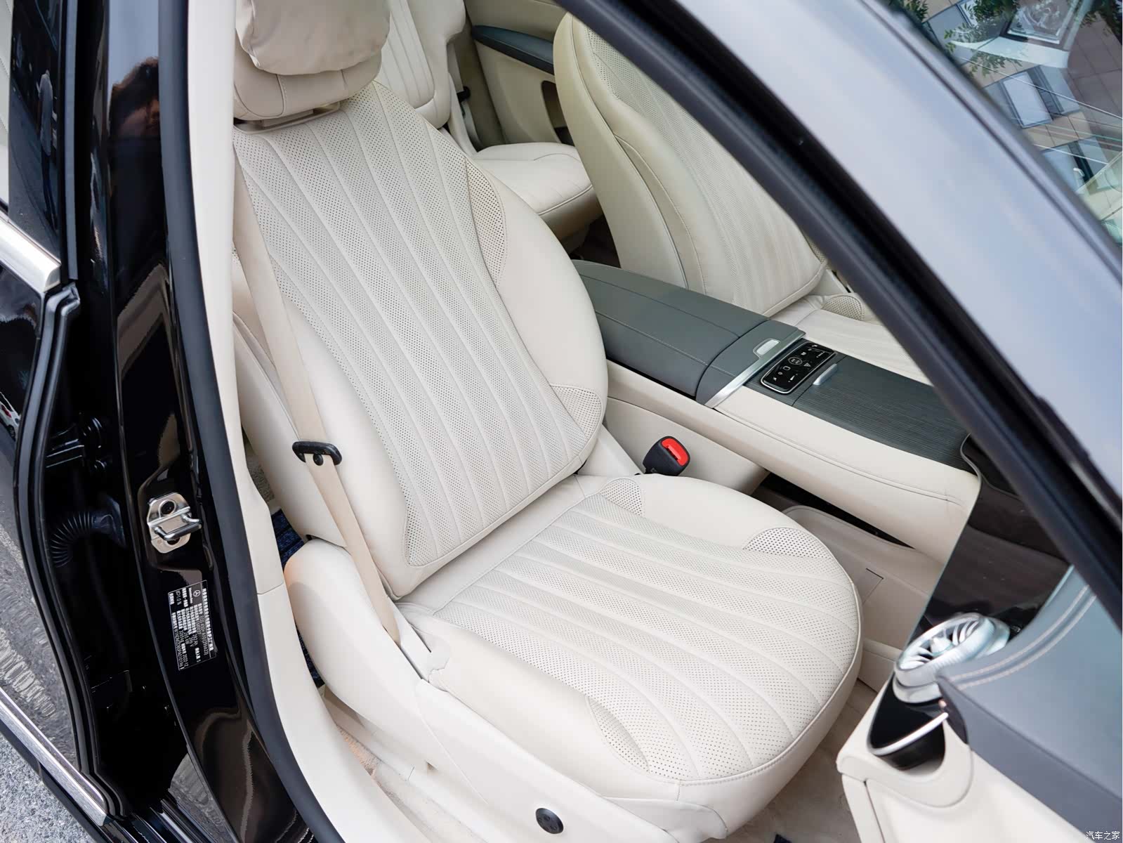 Mercedes-Benz EQS, 2024 14