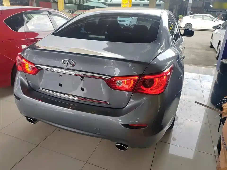Infiniti Q50L