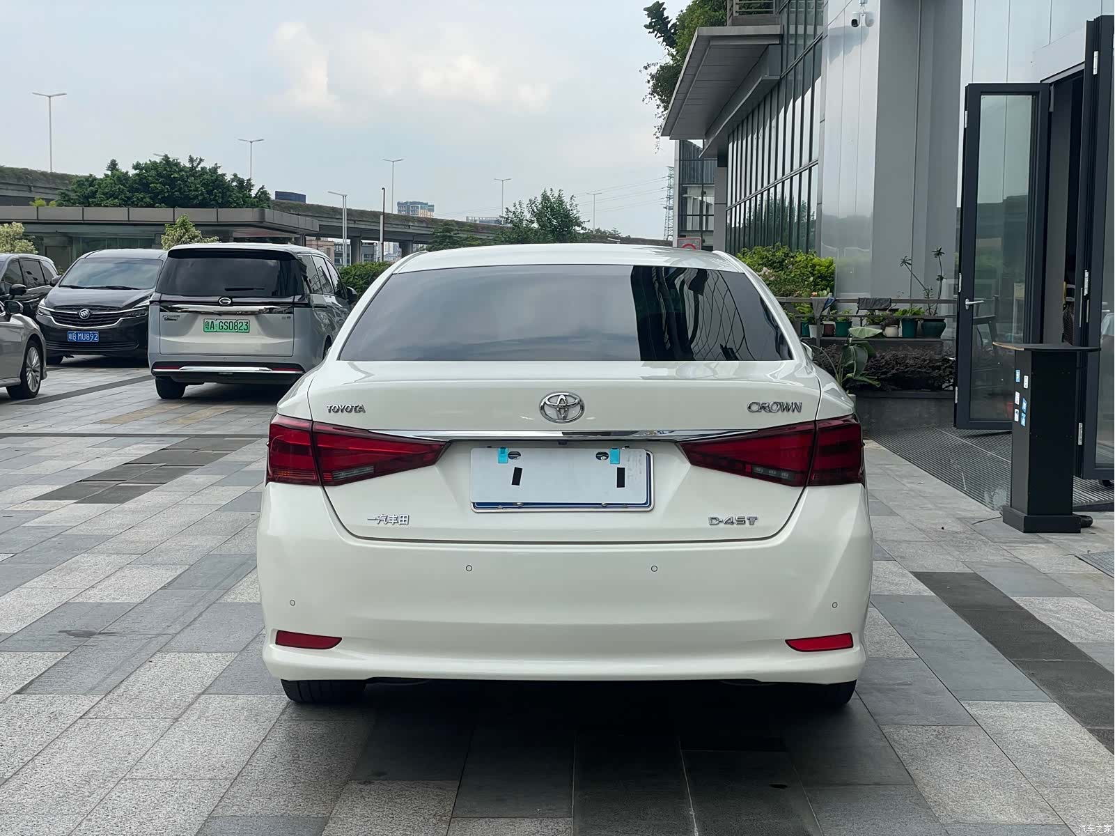 Toyota Crown, 2016 15