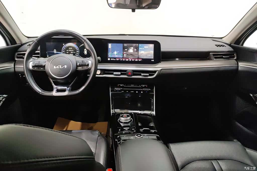 Kia K5, 2023 12