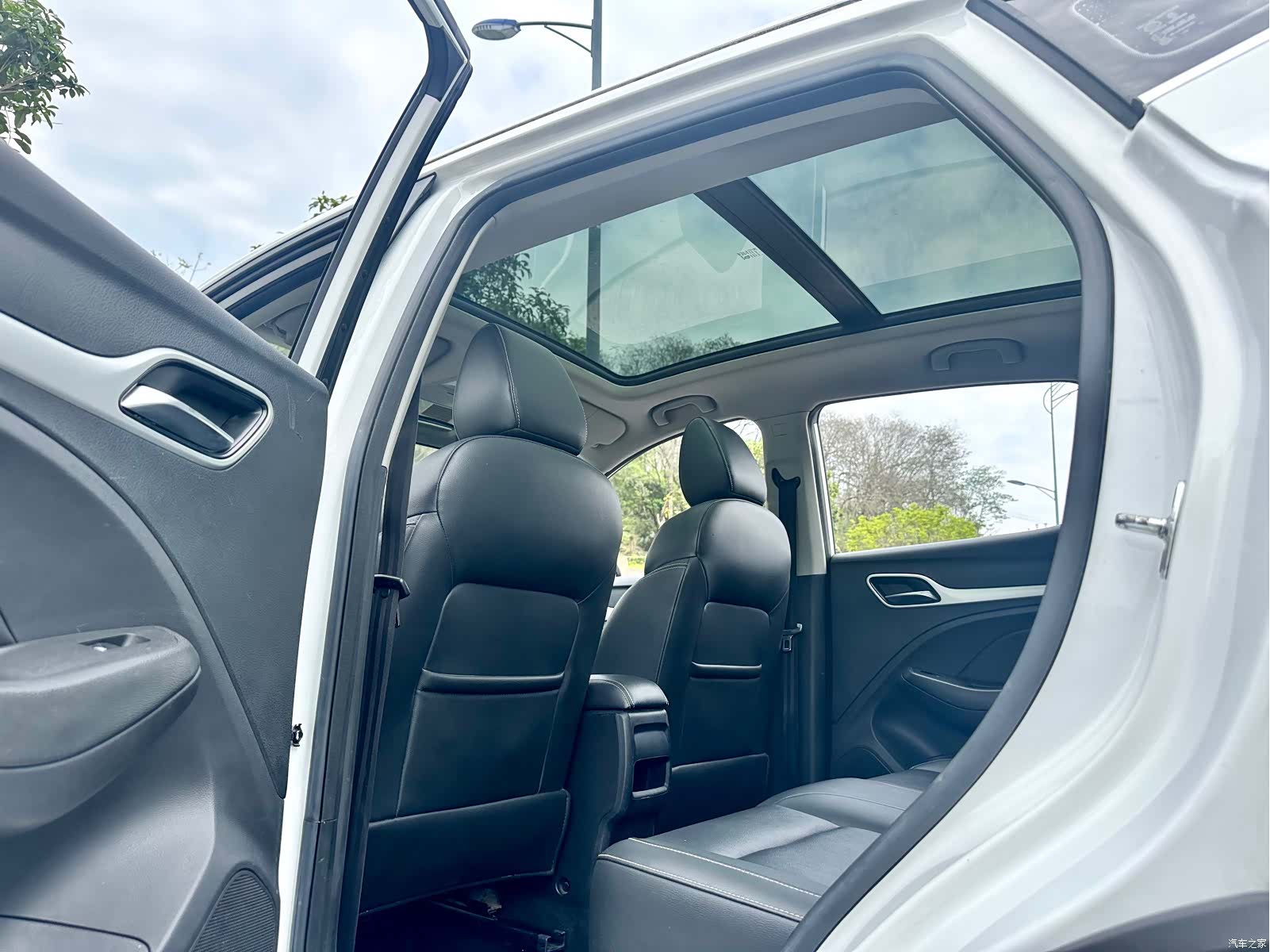 MG ZS, 2019 30