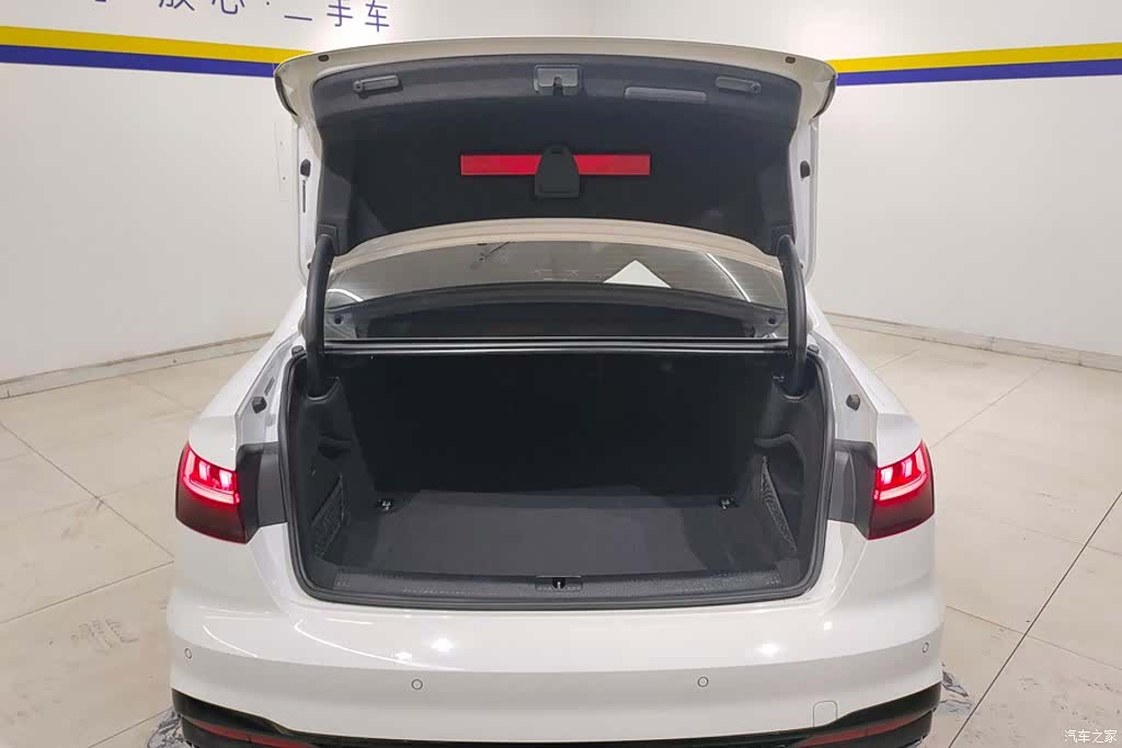 Audi A4L, 2024 4