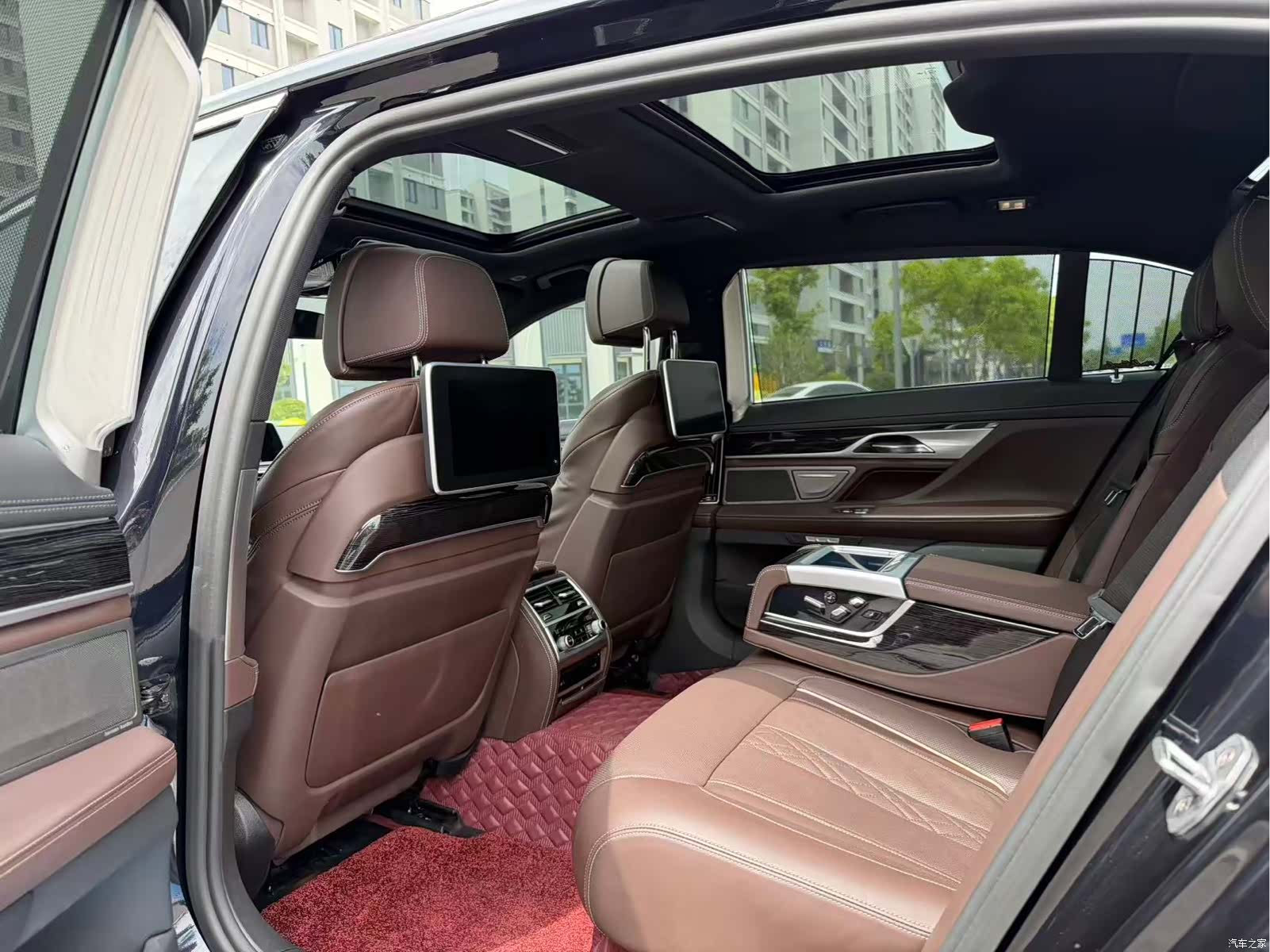 BMW 7 Series, 2018 все фото